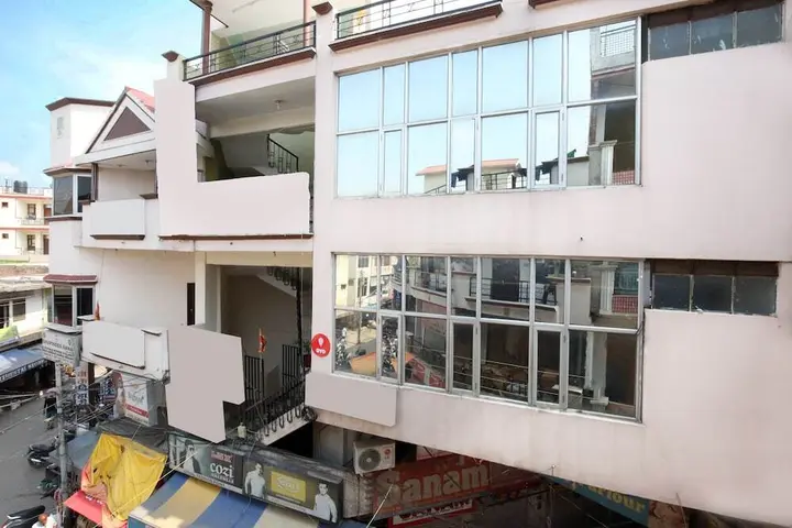 Чандигарх: OYO 5853 Hotel Shingar Regency