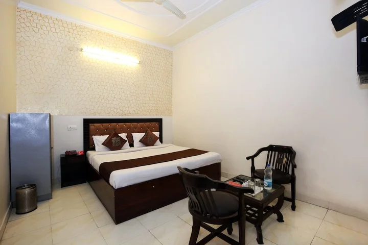 Чандигарх: OYO 5853 Hotel Shingar Regency
