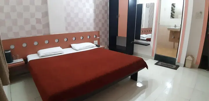 Нашик: Hotel Cool Palace