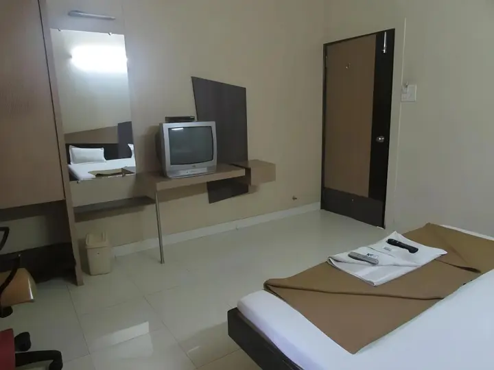 Нашик: Hotel Cool Palace