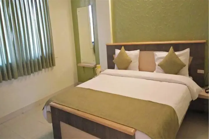 Нашик: Hotel Cool Palace