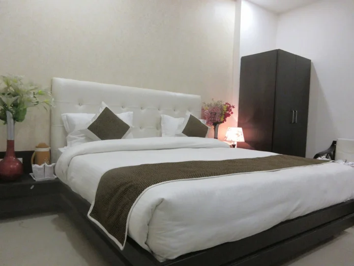 Агра: Hotel Riya Palace - Idgah Railway Station Agra