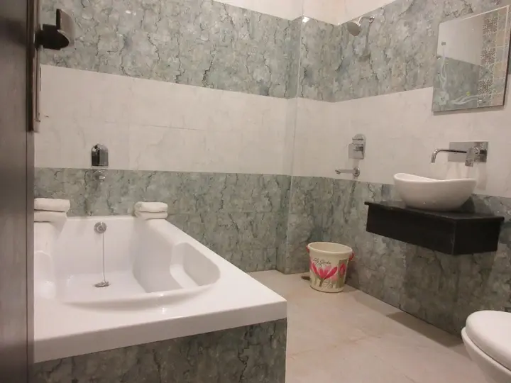 Агра: Hotel Riya Palace - Idgah Railway Station Agra