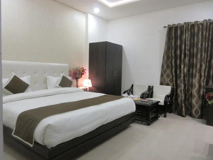 Агра: Hotel Riya Palace - Idgah Railway Station Agra