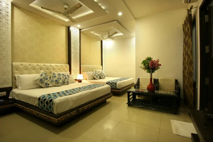 Агра: Hotel Riya Palace - Idgah Railway Station Agra