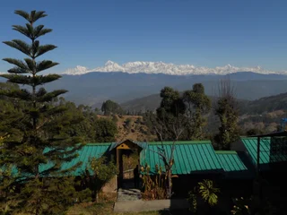 Раникхет: Sumit Hotel Kausani