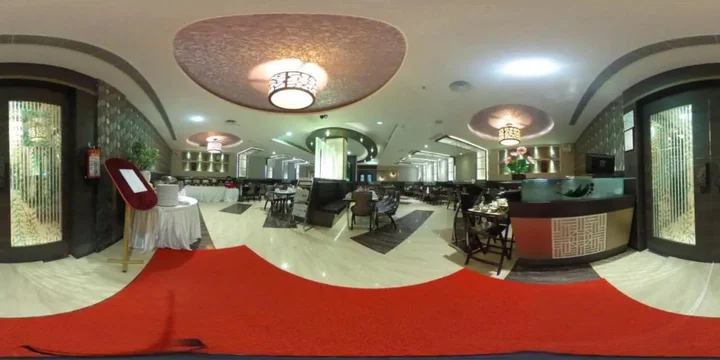 Маниячи: Hotel Applettree