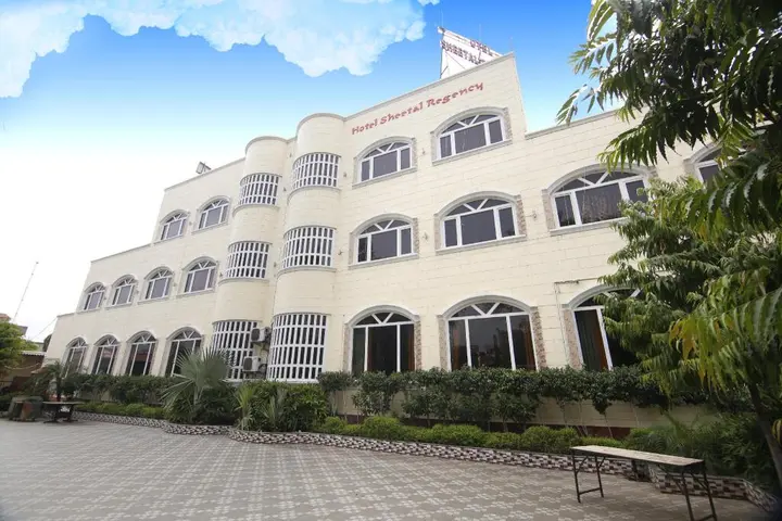 Матхура: Hotel Sheetal Regency