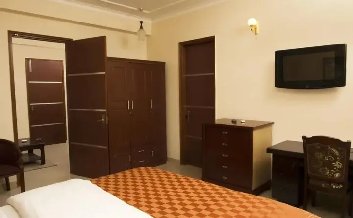 Гуруграм: Tree Top Greens Serviced Apartment