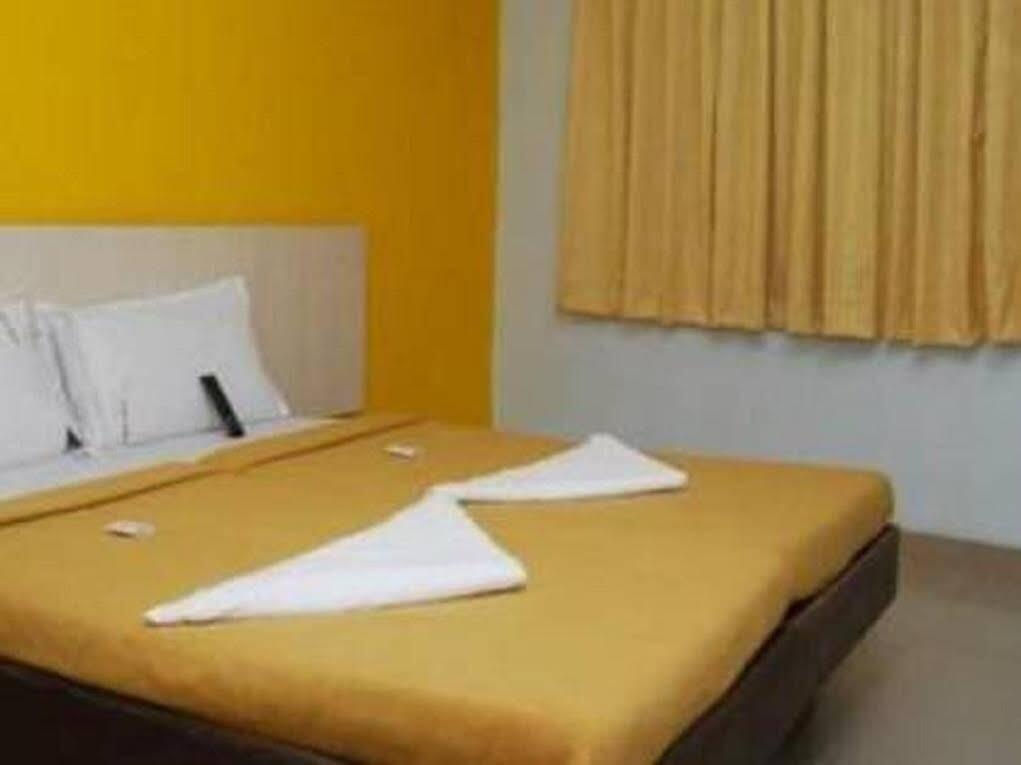 Мумбаи: Hotel Adiba Residency