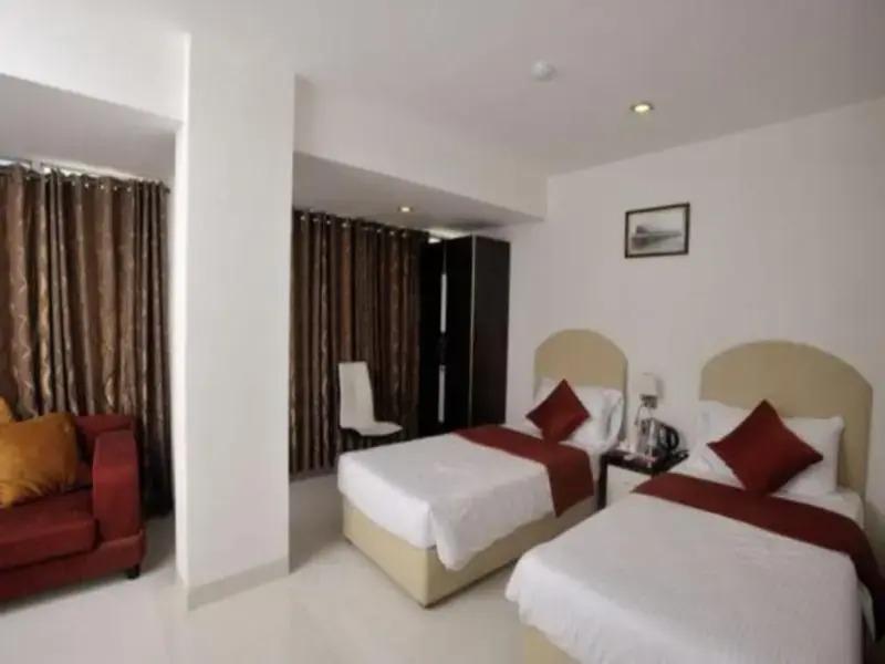 Мумбаи: The Signature Crest Powai - Raheja Nest Apartments