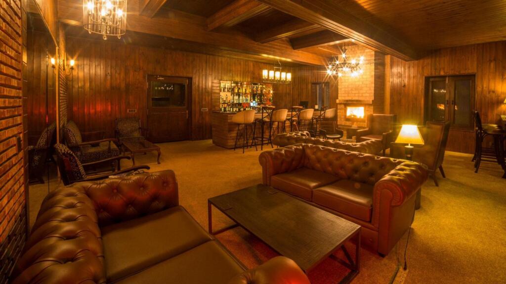 Гульмарг: Hotel Nedous