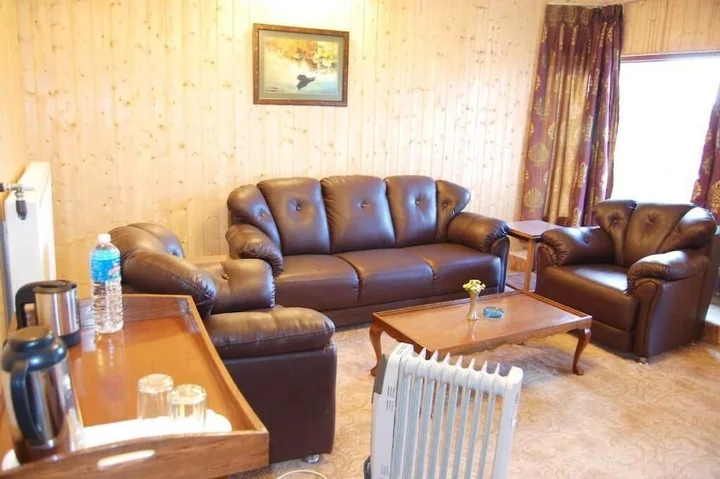 Гульмарг: Hotel Nedous