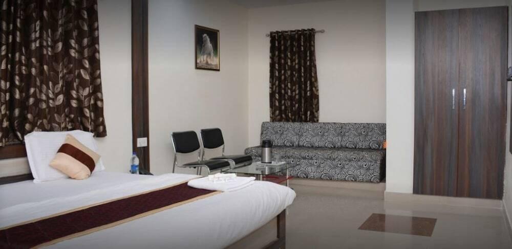 Бхинмал: Hotel Sai Palace