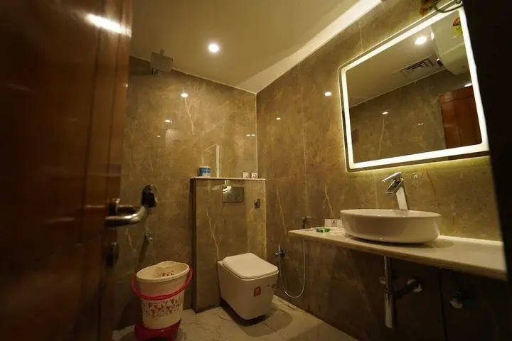 Праяградж: Hotel Saket