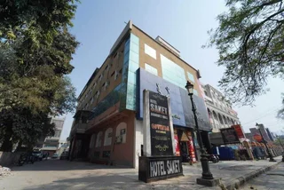 Праяградж: Hotel Saket