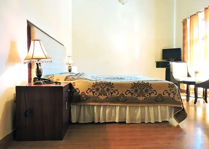 Наинитал: Hotel Travellers Paradise Naukuchiatal