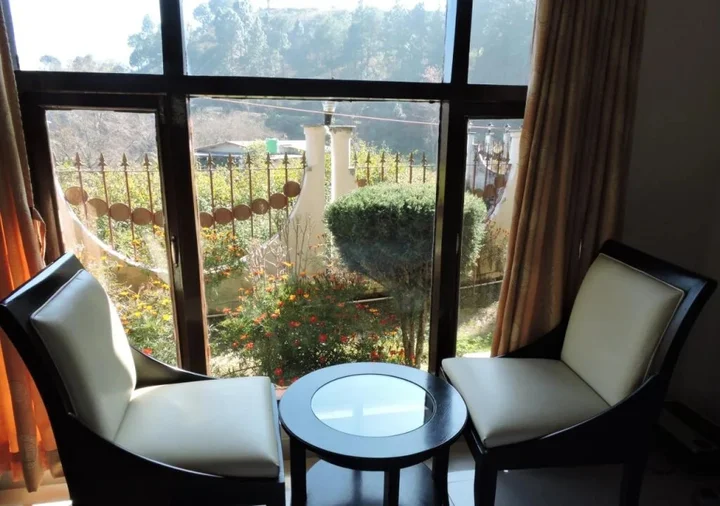 Наинитал: Hotel Travellers Paradise Naukuchiatal