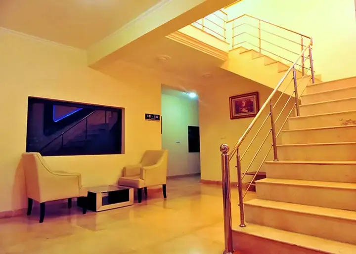 Наинитал: Hotel Travellers Paradise Naukuchiatal