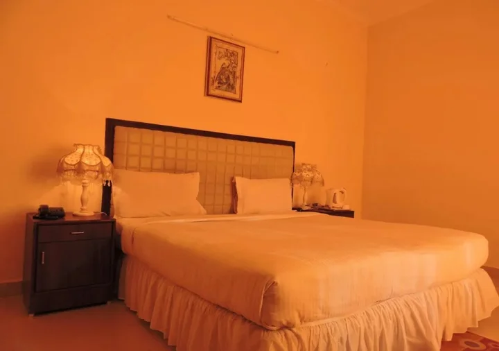 Наинитал: Hotel Travellers Paradise Naukuchiatal