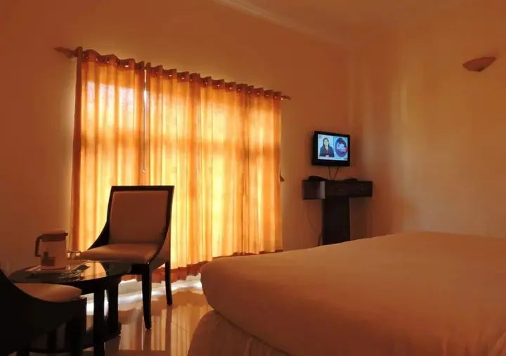 Наинитал: Hotel Travellers Paradise Naukuchiatal