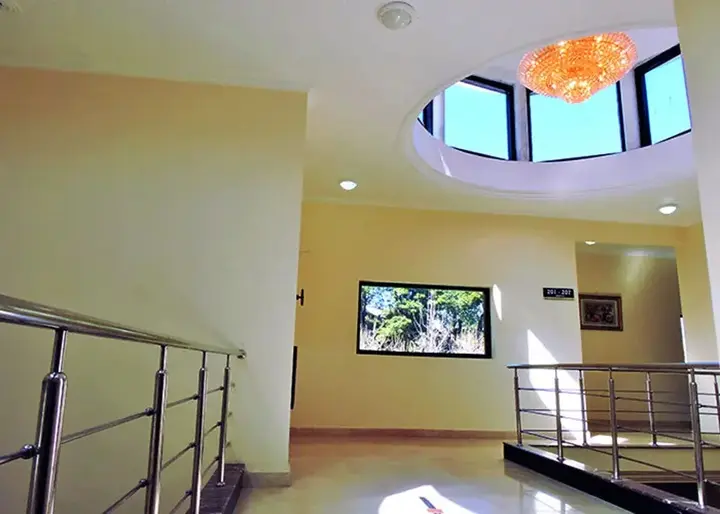 Наинитал: Hotel Travellers Paradise Naukuchiatal