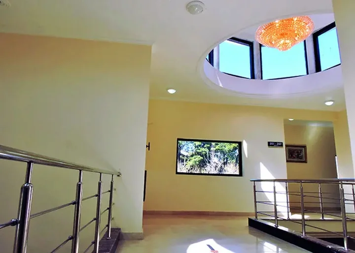 Наинитал: Hotel Travellers Paradise Naukuchiatal