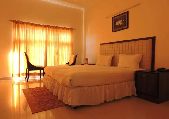 Наинитал: Hotel Travellers Paradise Naukuchiatal