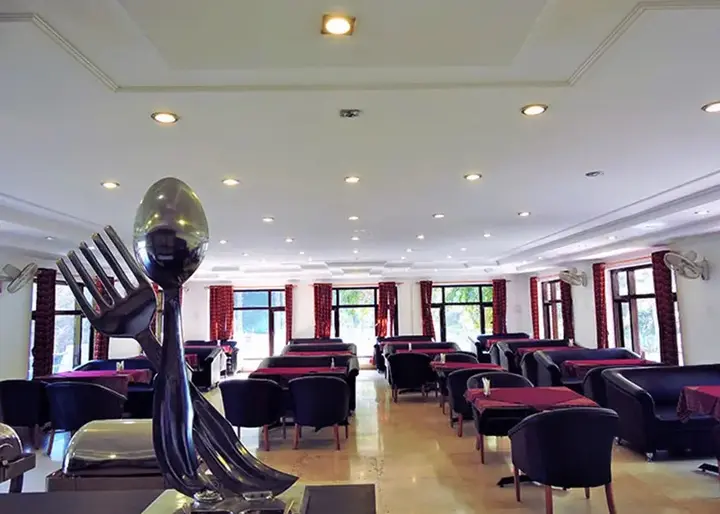 Наинитал: Hotel Travellers Paradise Naukuchiatal