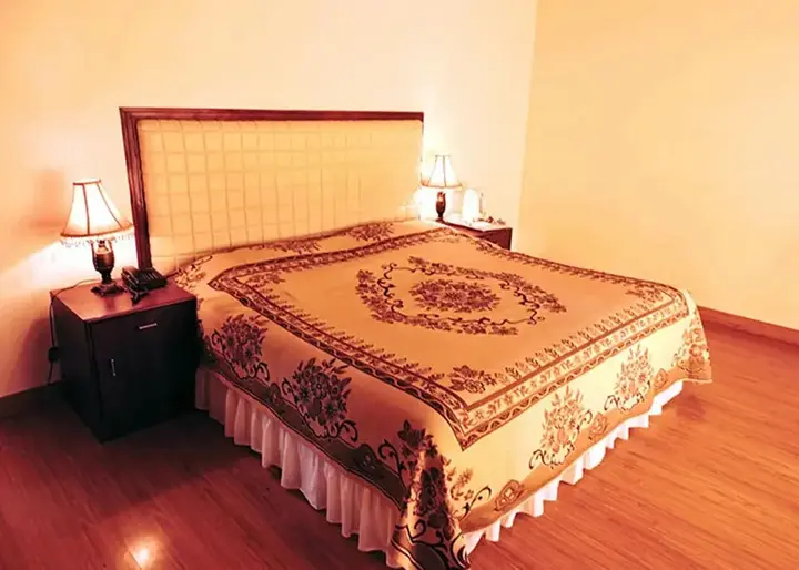 Наинитал: Hotel Travellers Paradise Naukuchiatal