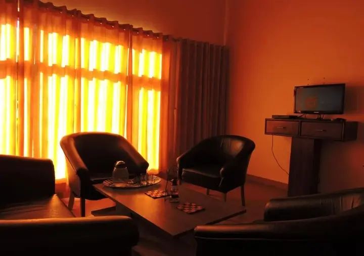 Наинитал: Hotel Travellers Paradise Naukuchiatal