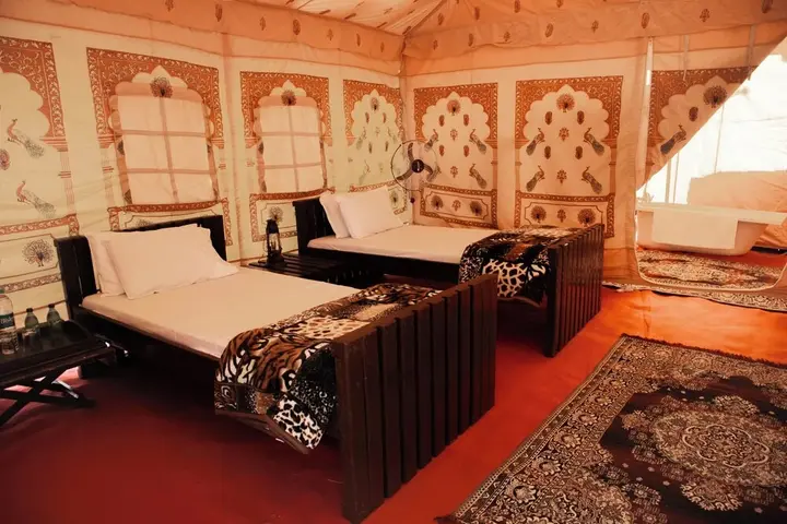 Садри: Shivika Lake Hotel