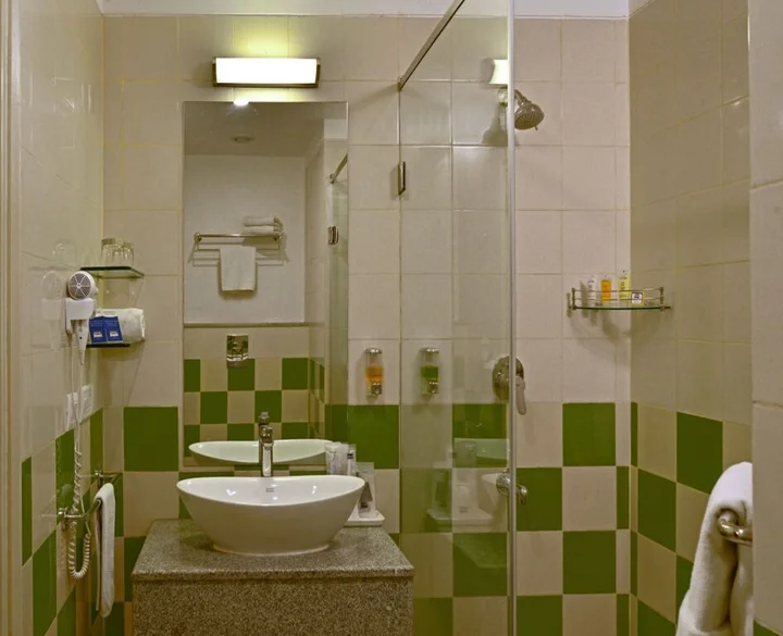 Моханд: Hometel Roorkee