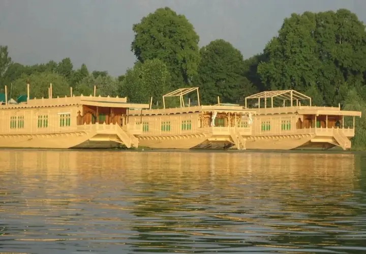 Шринагар: Marco Polo Houseboats