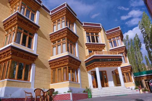 Лех: Snow View Hotel