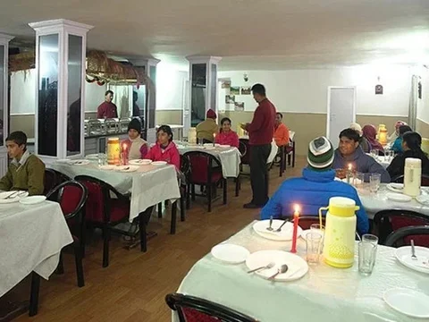 Чамба: Hotel Himgiri