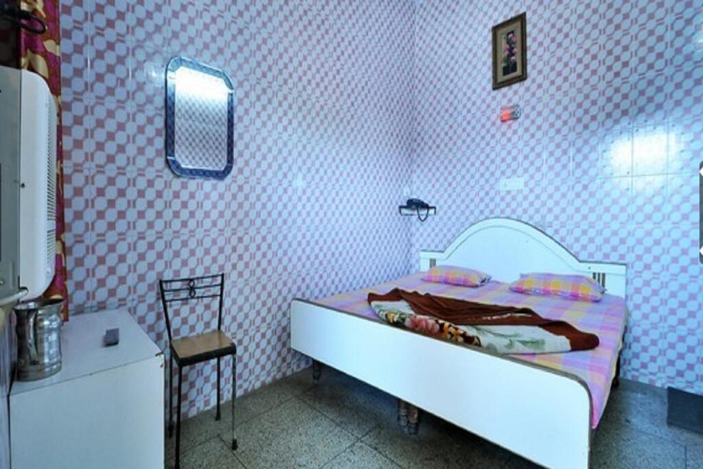 Дехрадун: Embassy Hotel