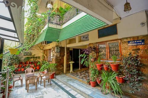 Дехрадун: Embassy Hotel