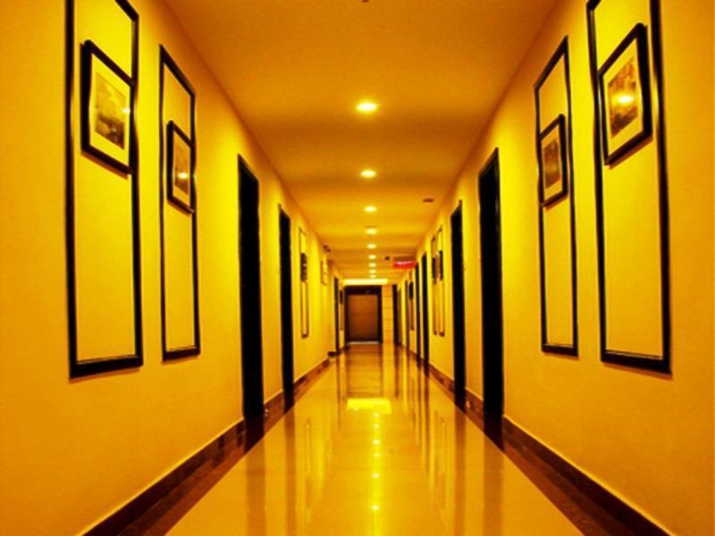 Мухамма: Hotel Excalibur