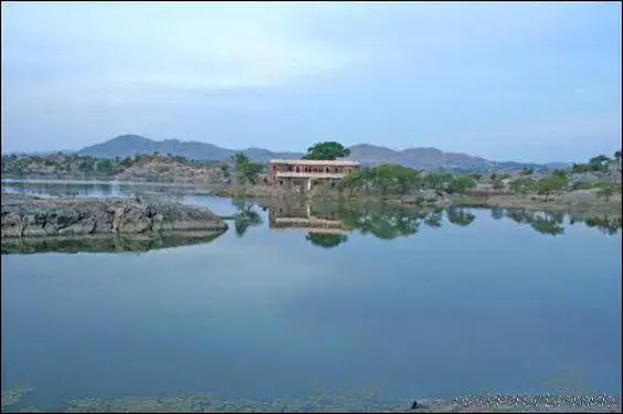 Девгар: Fort Seengh Sagar