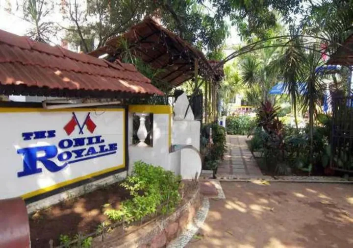Бага: The Ronil Royale Hotel