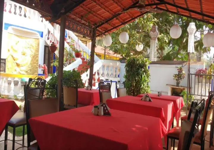 Бага: The Ronil Royale Hotel
