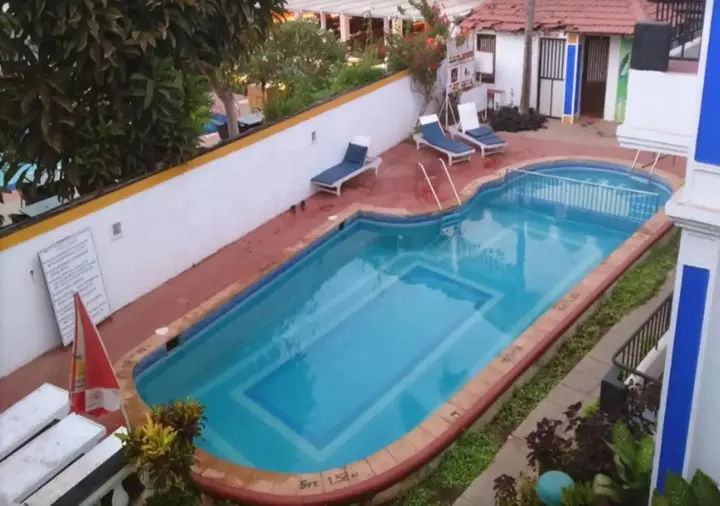 Бага: The Ronil Royale Hotel