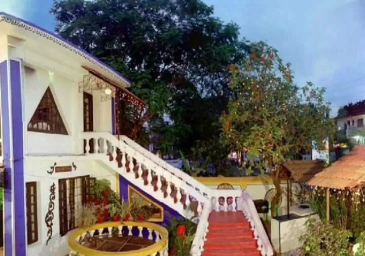 Бага: The Ronil Royale Hotel
