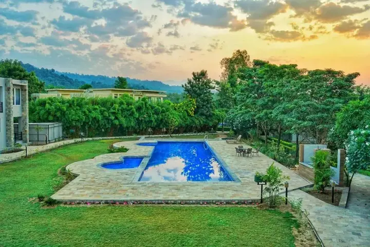 Наинитал: The Golden Tusk Resort