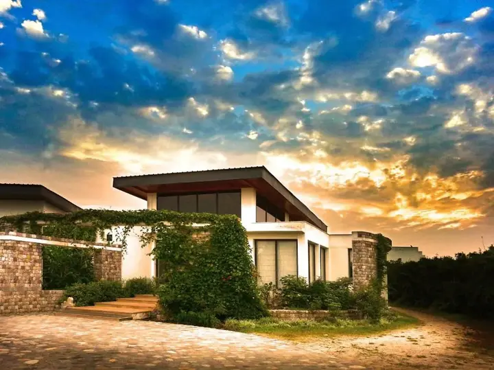 Наинитал: The Golden Tusk Resort