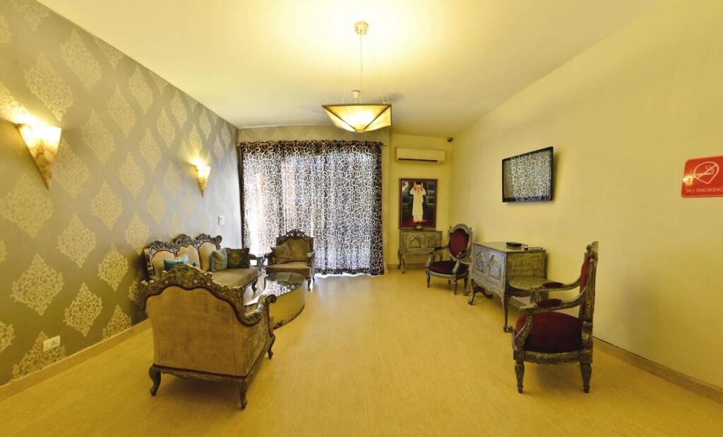Нью-Дели: Gem92 Hotel
