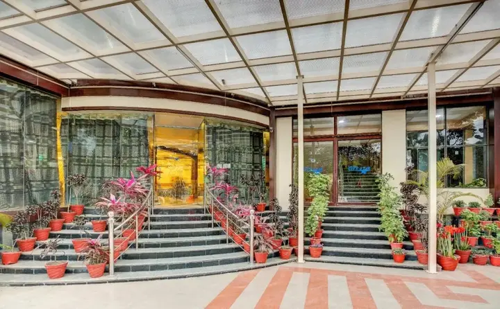 Дехрадун: Hotel City Star