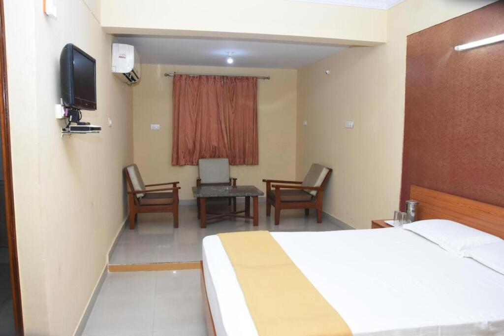 Hotel Surya Residency Majestic — фото 2