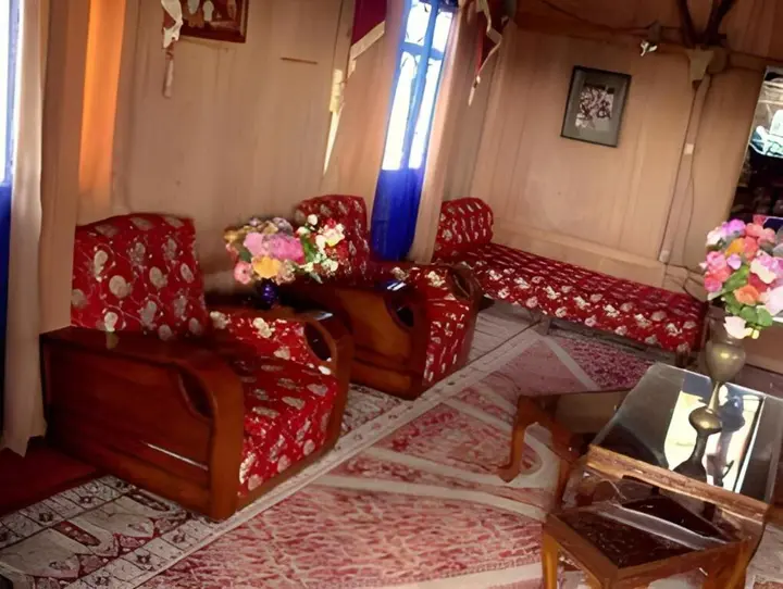 Шринагар: New Perfume Garden Group Of Houseboats